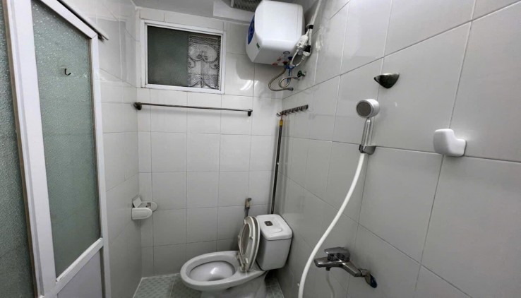 Cho thuê căn hộ TT tầng 4 Lương Đình Của, 60m2, 1.5 tầng, 7 Triệu - VP, ở GĐ, nhóm 5 - 6 em